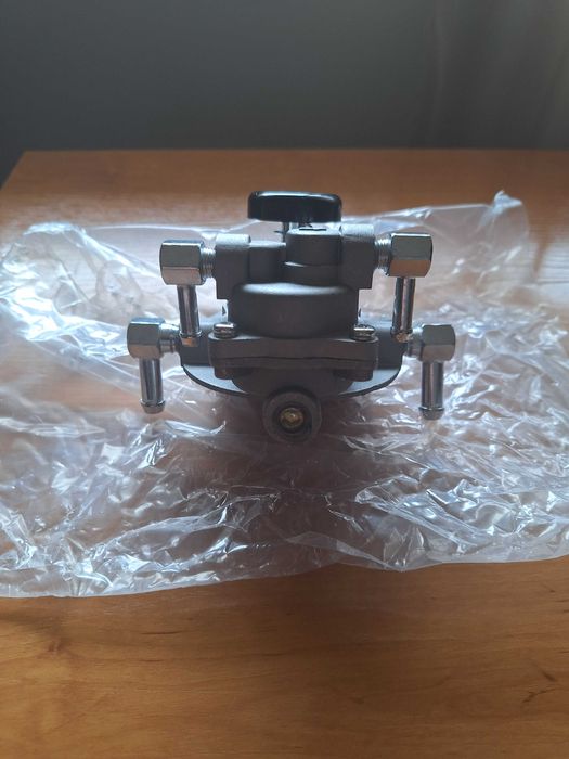 Bomba manual gasoleo Nissan D21 / D22