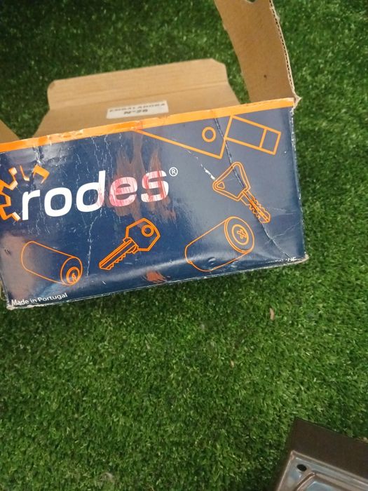 Fechedura nova nunca usada, como se pode ver nas fotos.