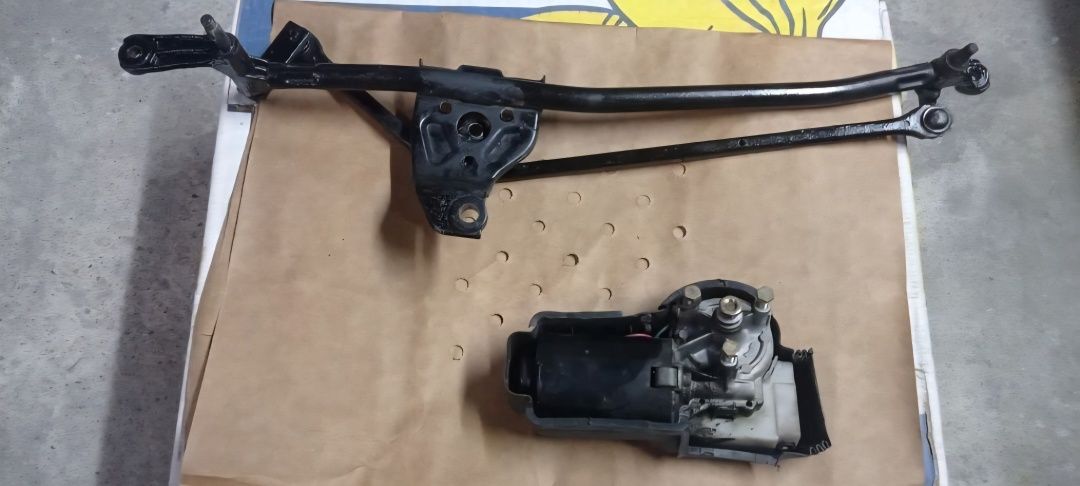 Motor com os tirantes do limpa vidros com armação Alfa Romeo 156