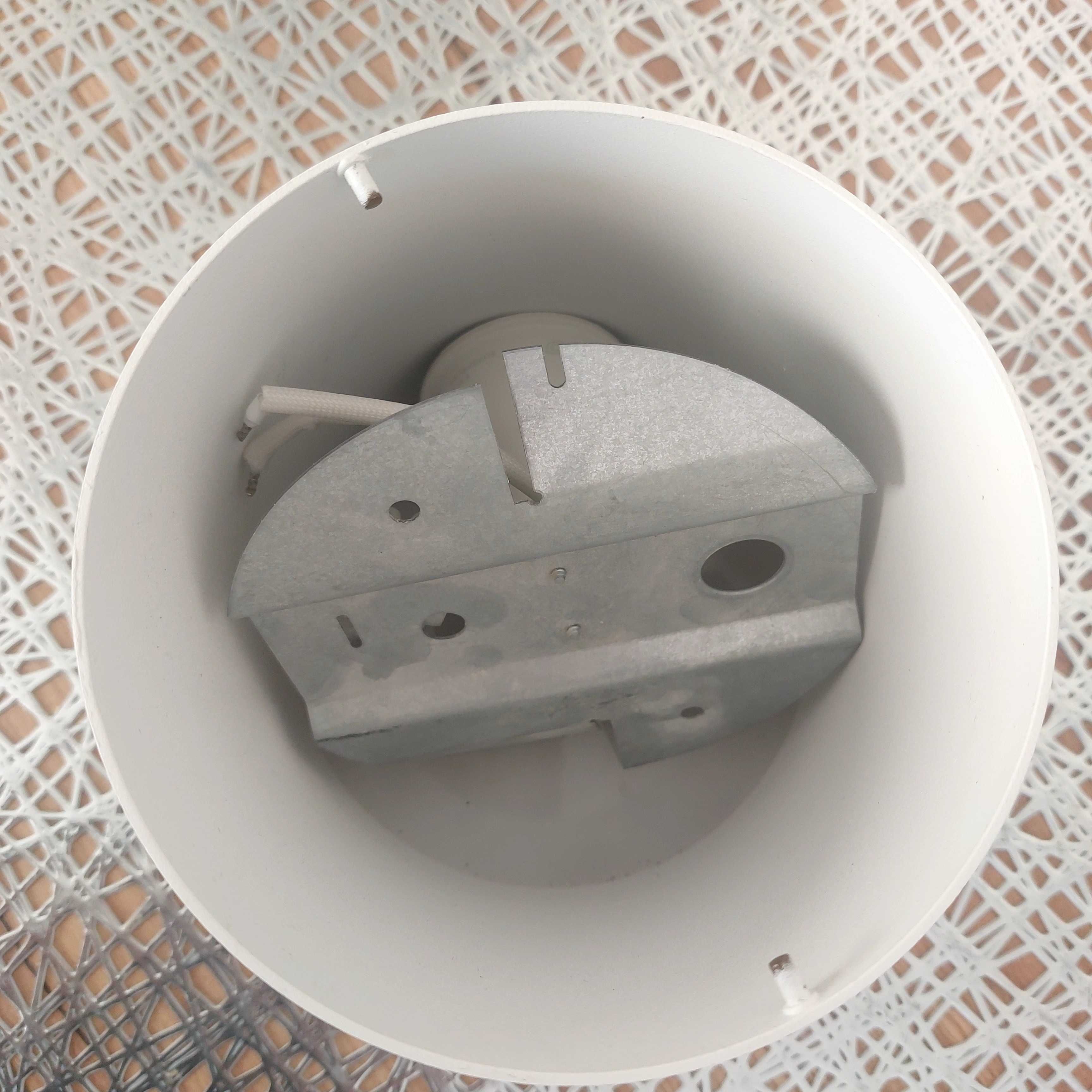 Lampa sufitowa tuba