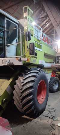 Claas Dominator 98 SL MAXI 

Rok 1995

Silnik Mercedes

Heder 4,5M

Hy