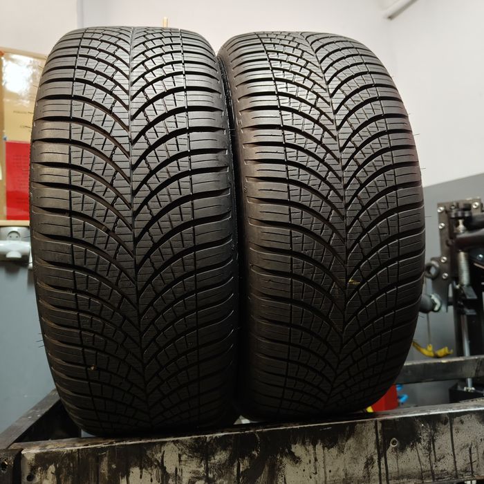 225/45/18 XL Sprzedam parę opon całorocznych Goodyear