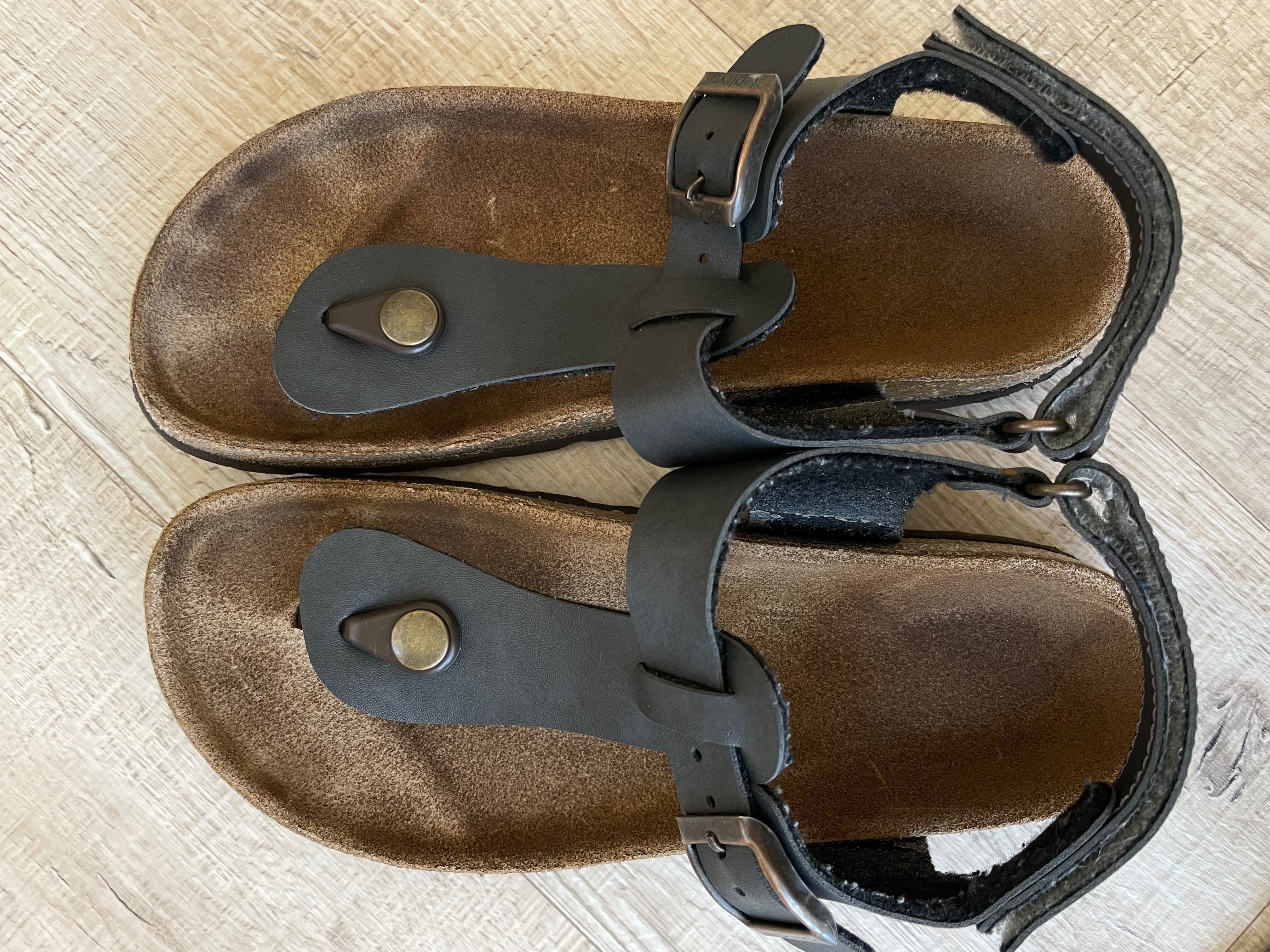 Сандалі типу Birkenstock