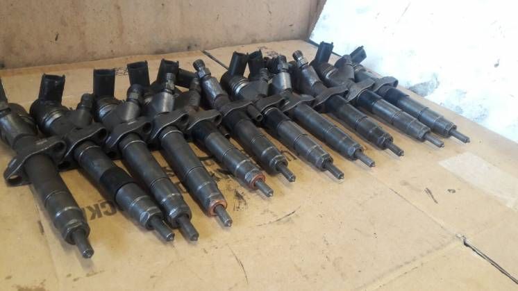 Форсунка рено трафик виваро примастар мастер Renault Master 2.5