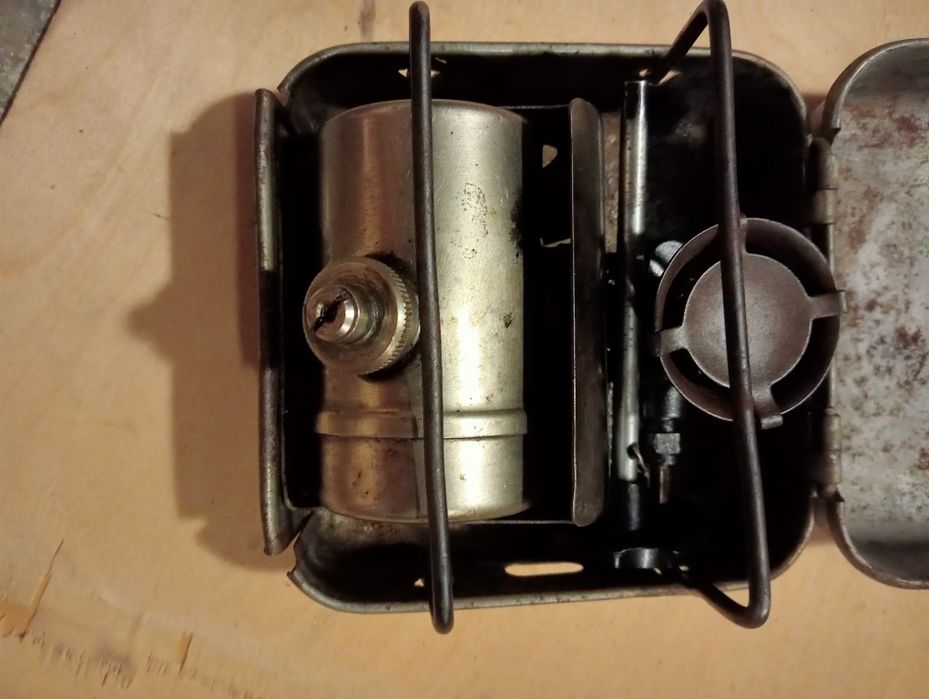 Stara kuchenka turystyczna prymus 
Obserwuj
Stara kuchenka turystyczna