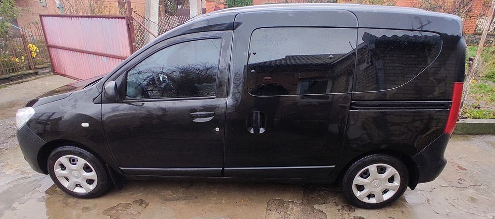 Рено Доккер пасажир