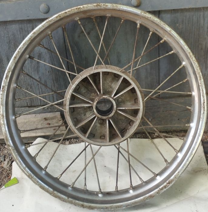 Продам колесо на Яву 18