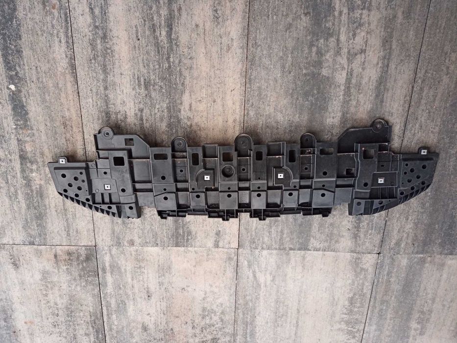 Toyota Yaris IV płyta pod zderzak