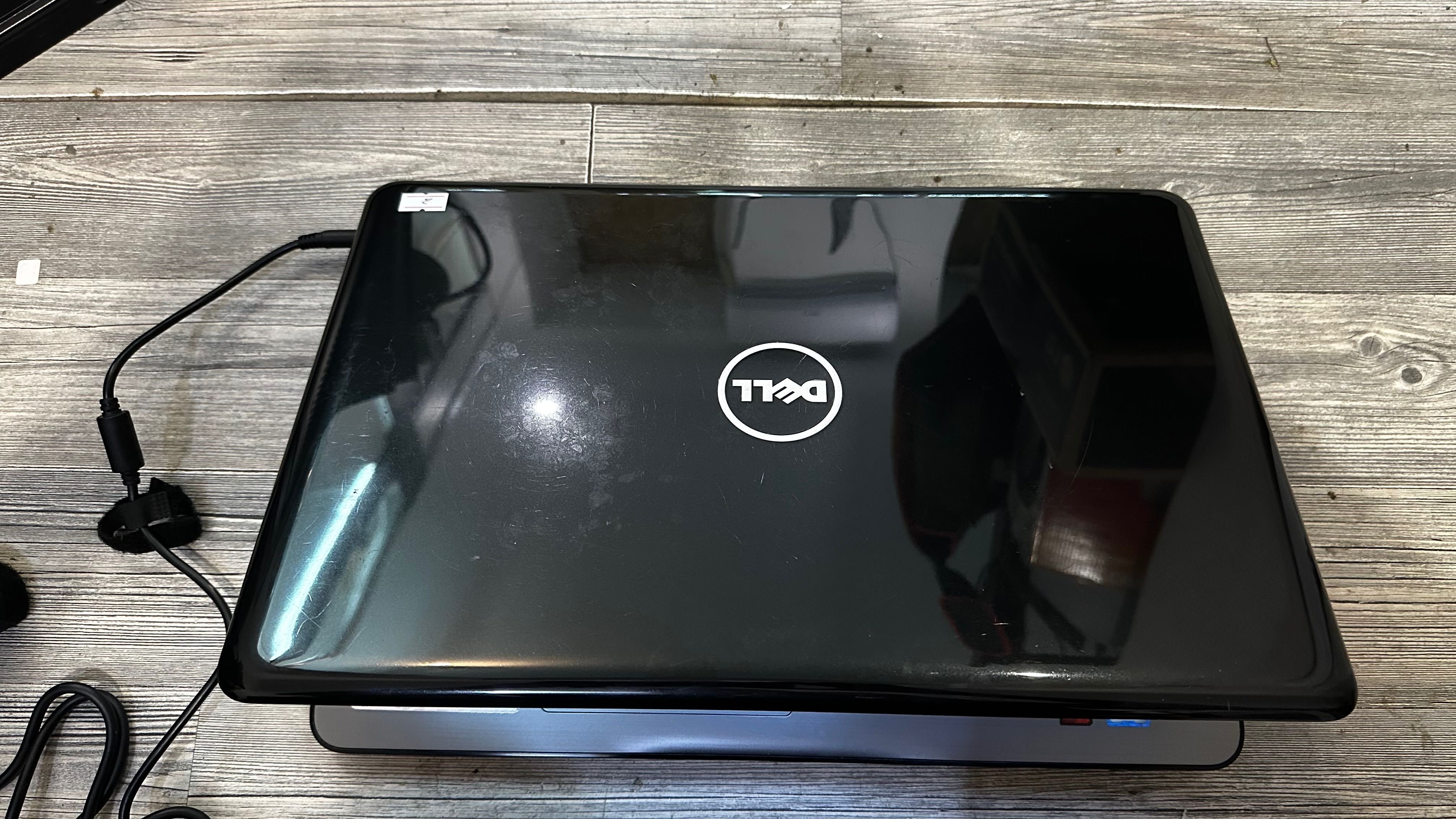 Игровой ноутбук Dell Inspiron P66F001 15.6 i5-7200U/8/240/M445 4 гб