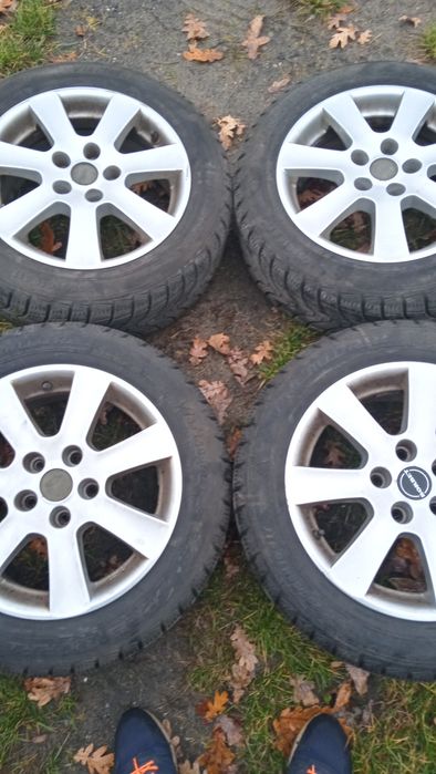 Alufegi 5x114,3 z oponami zimowymi 205/55 r 16