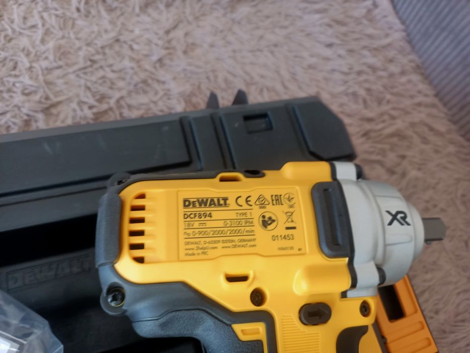 Nowy oryginalny klucz udarowy DeWalt dcf894+ kufer