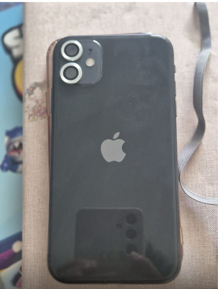 Iphone 11 em muito bom estado capacidade maxima 91 % espaco 128 gb