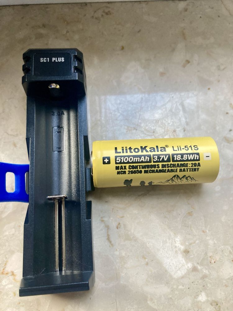Ladowarka XTAR SC1 plus powerbank baterii li-ion
