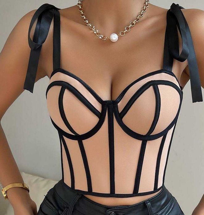 Чудовий та стильний корсет