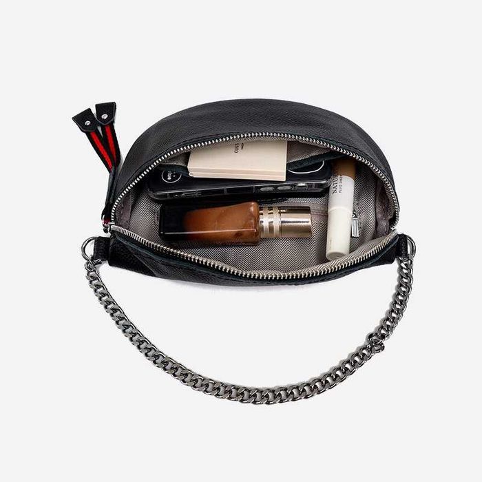 Женская кожаная сумка бананка черная