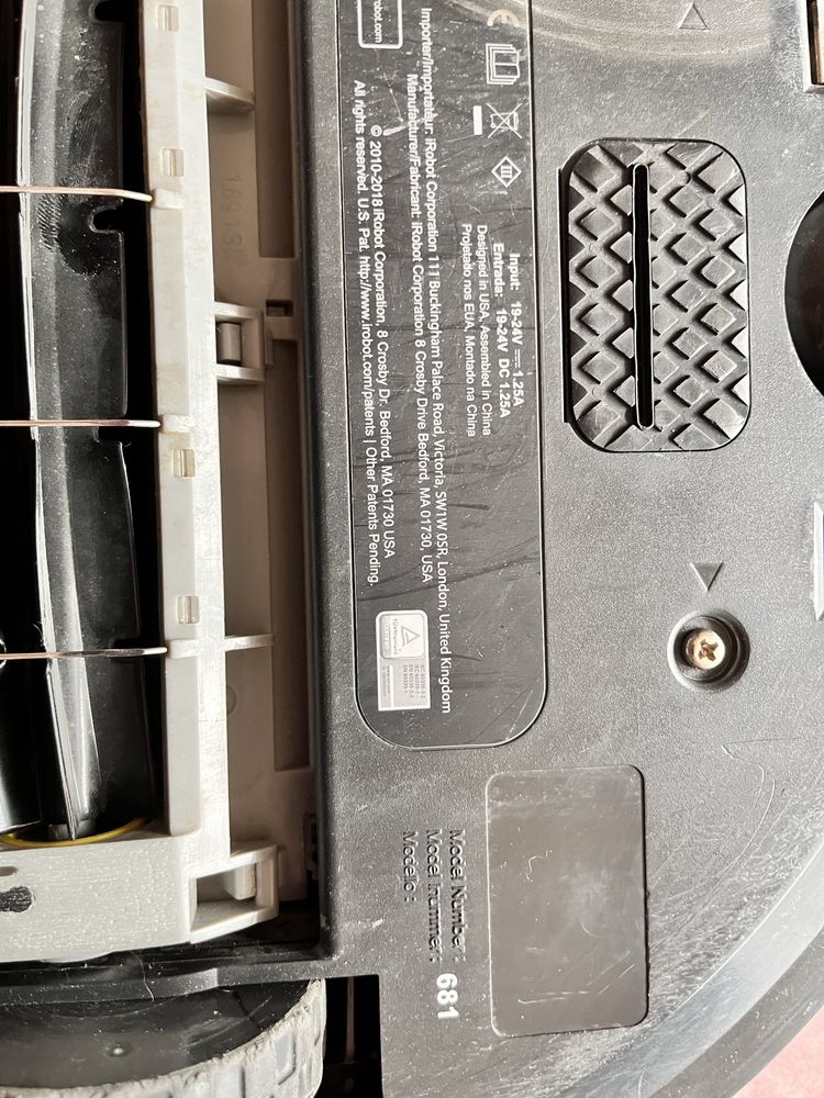 i Robot Roomba model 681