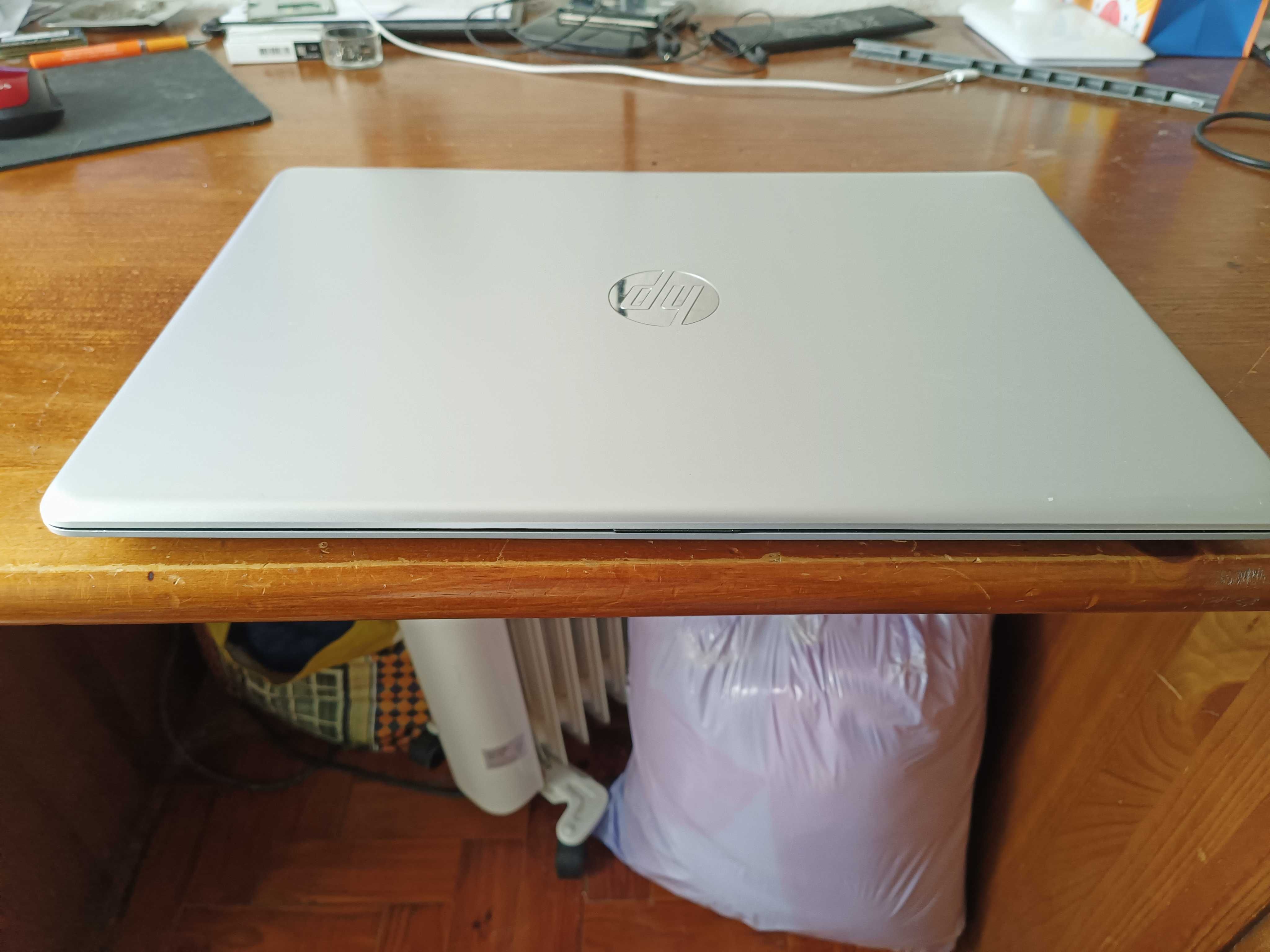 portatil  HP - 17-bs000np