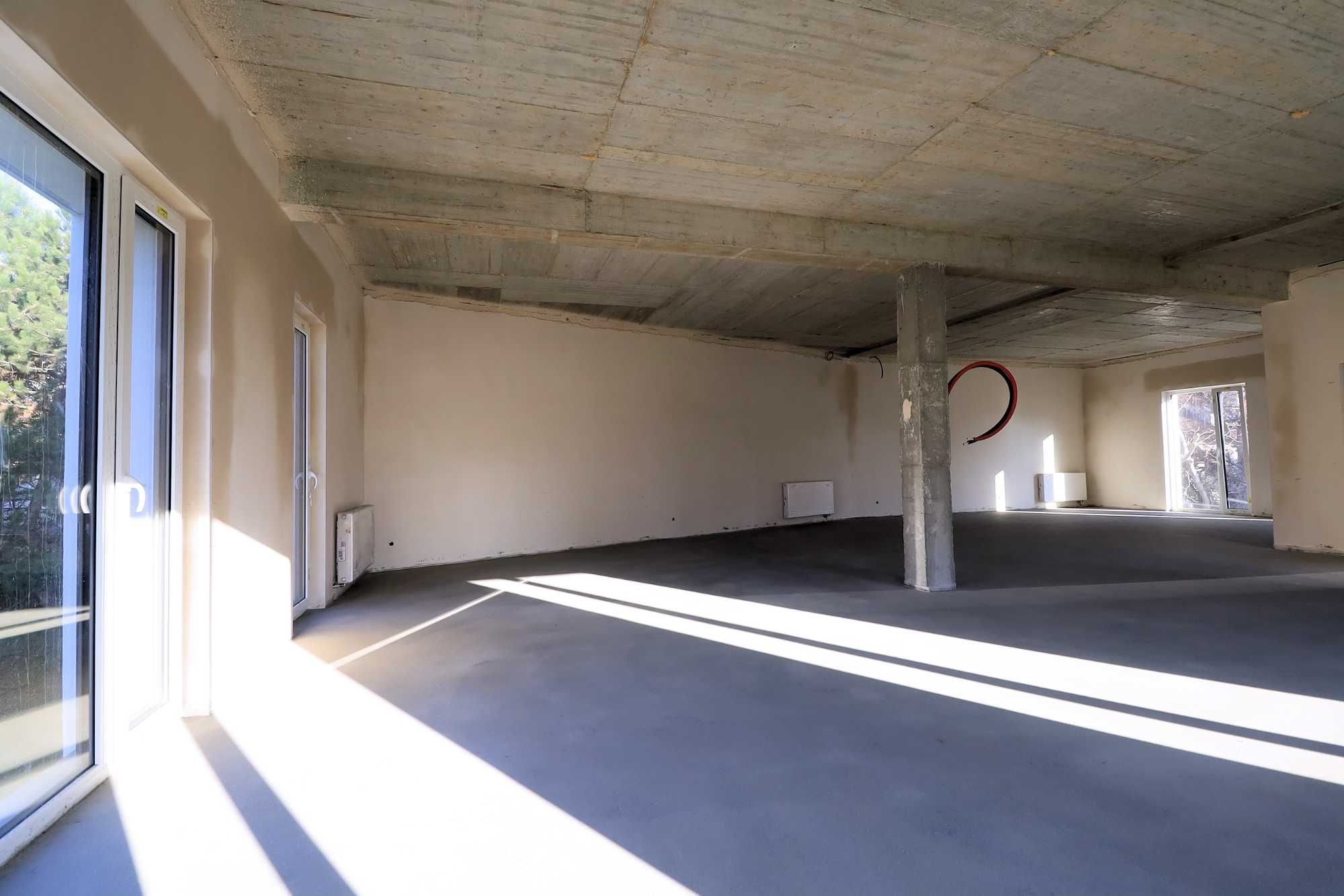 okolice al. REJTANA nowy lokal 1 piętro prywatny parking/ do aranżacji