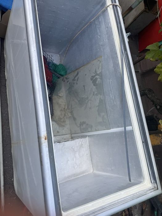 Продам морозильную камеру