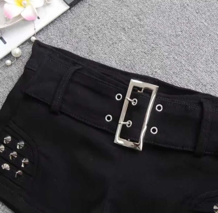 Шорти стильні короткі чорні з шипами