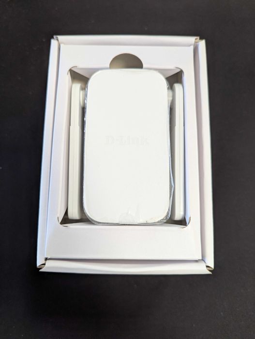 D-Link - DAP‑1610 AC1200 WiFi Range Extender