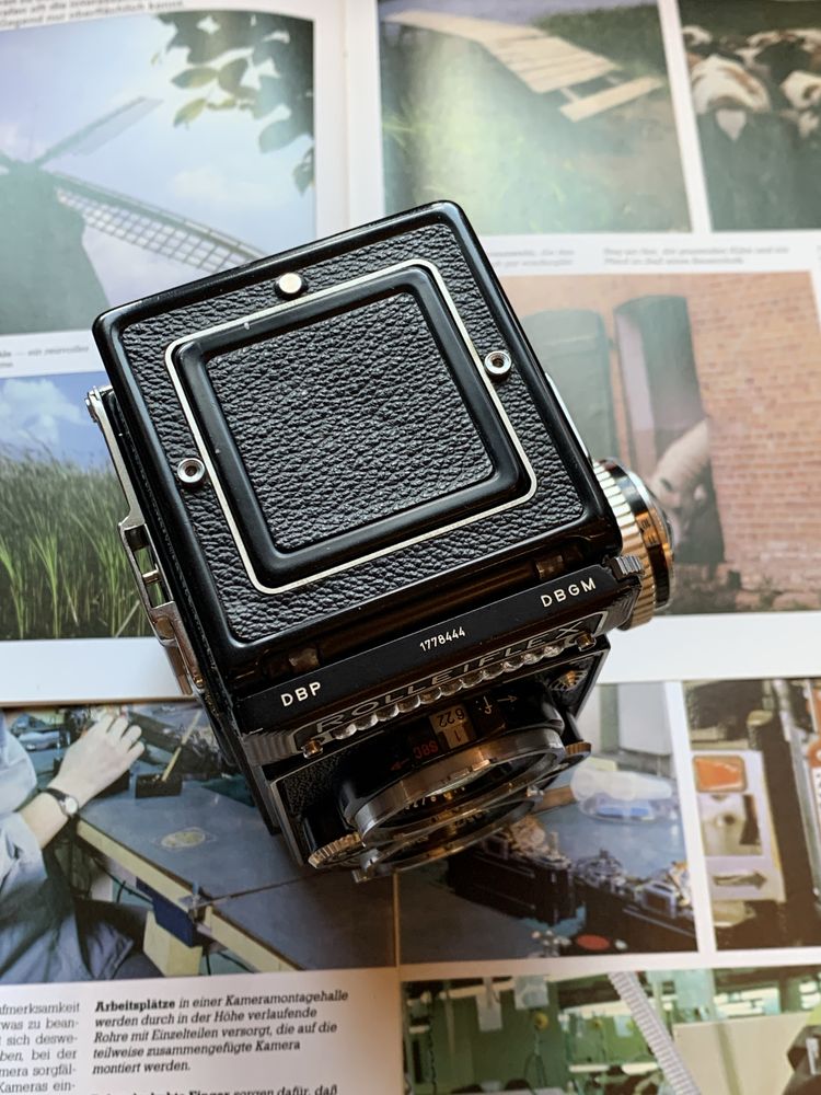 Rolleiflex 3.5 E з об’єктивом Schneider-Kreuznach Xenotar 75 мм f/3.5
