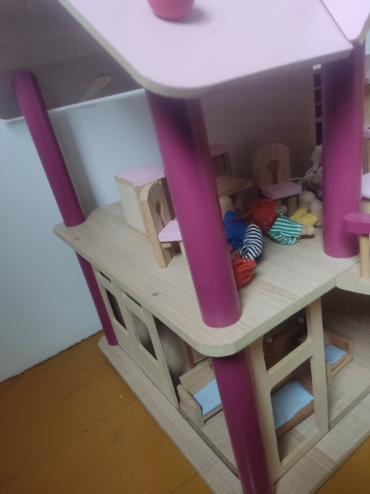 Domek dla lalek drewniany