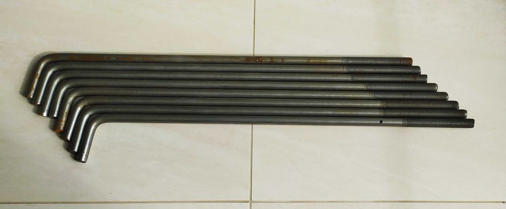 Kotwy fundamentowe M16, długość 60 cm, 8 sztuk.