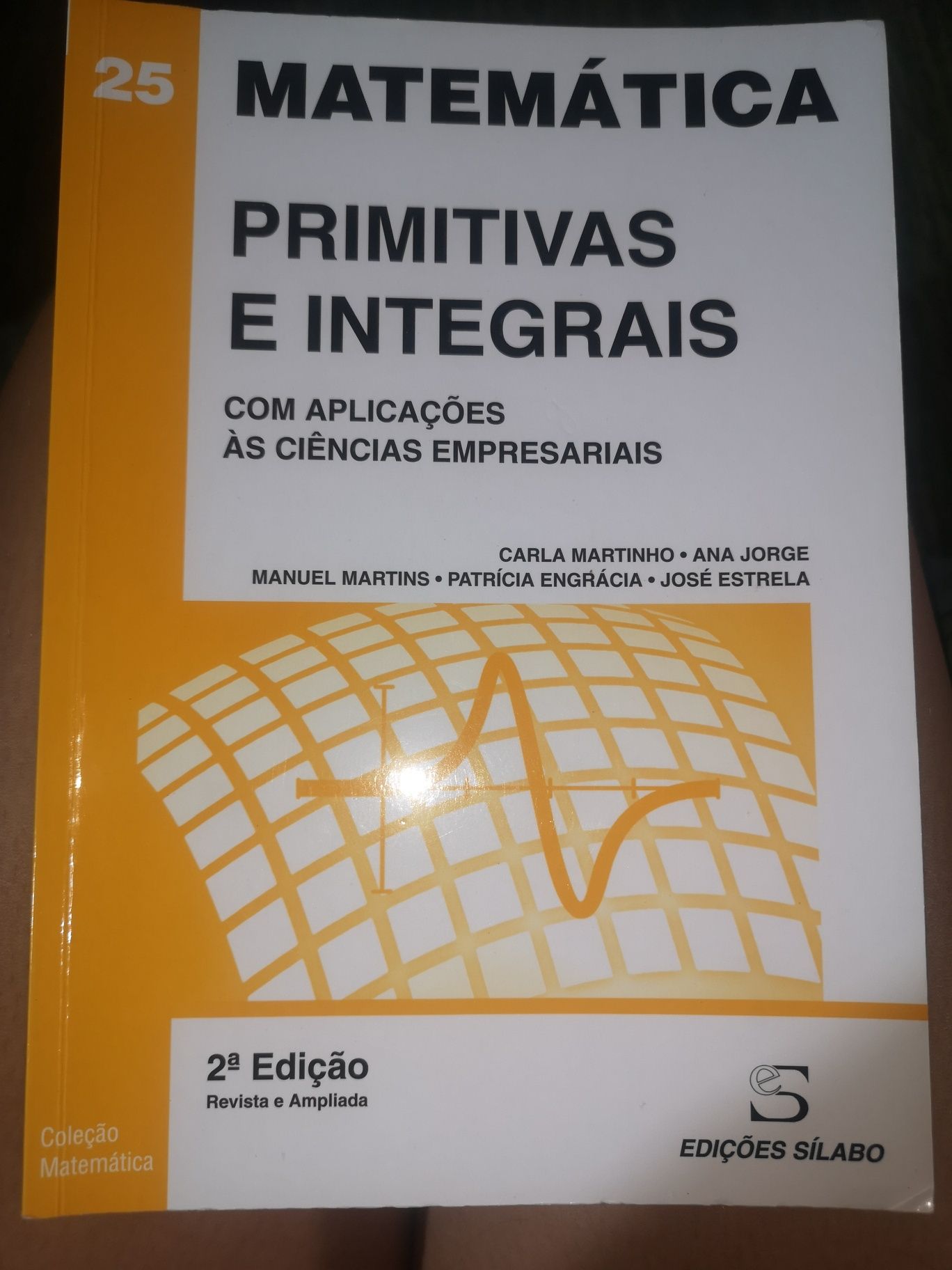 Primitivas e Integrais com Aplicações às Ciências Empresariais