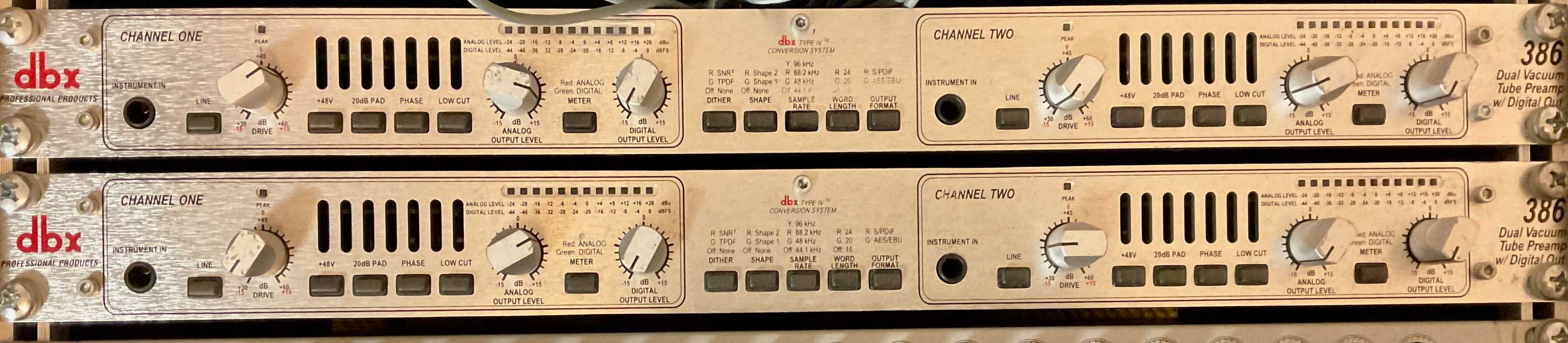 dbx 386 - Pre-amp duplo a Valvulas