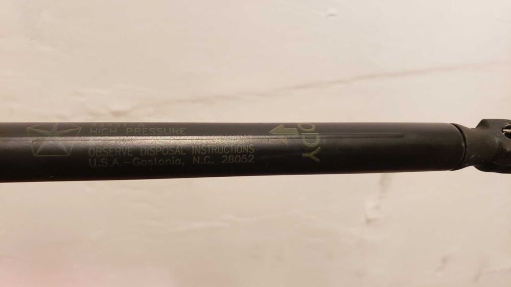 68290461AA Газовий амортизатор капота Jeep