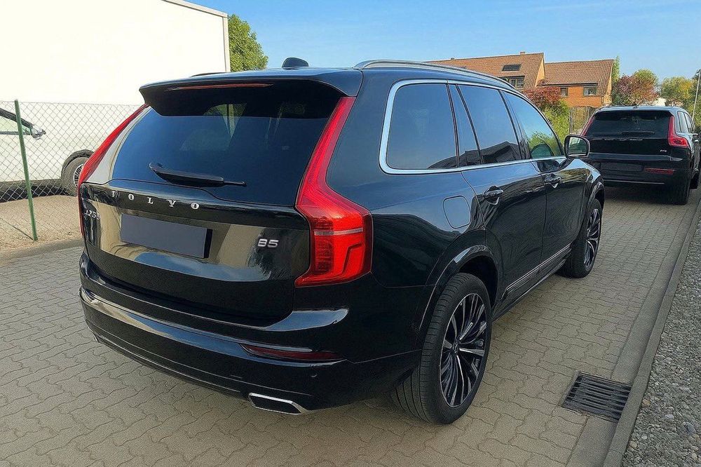 VOLVO XC90 B5 AWD