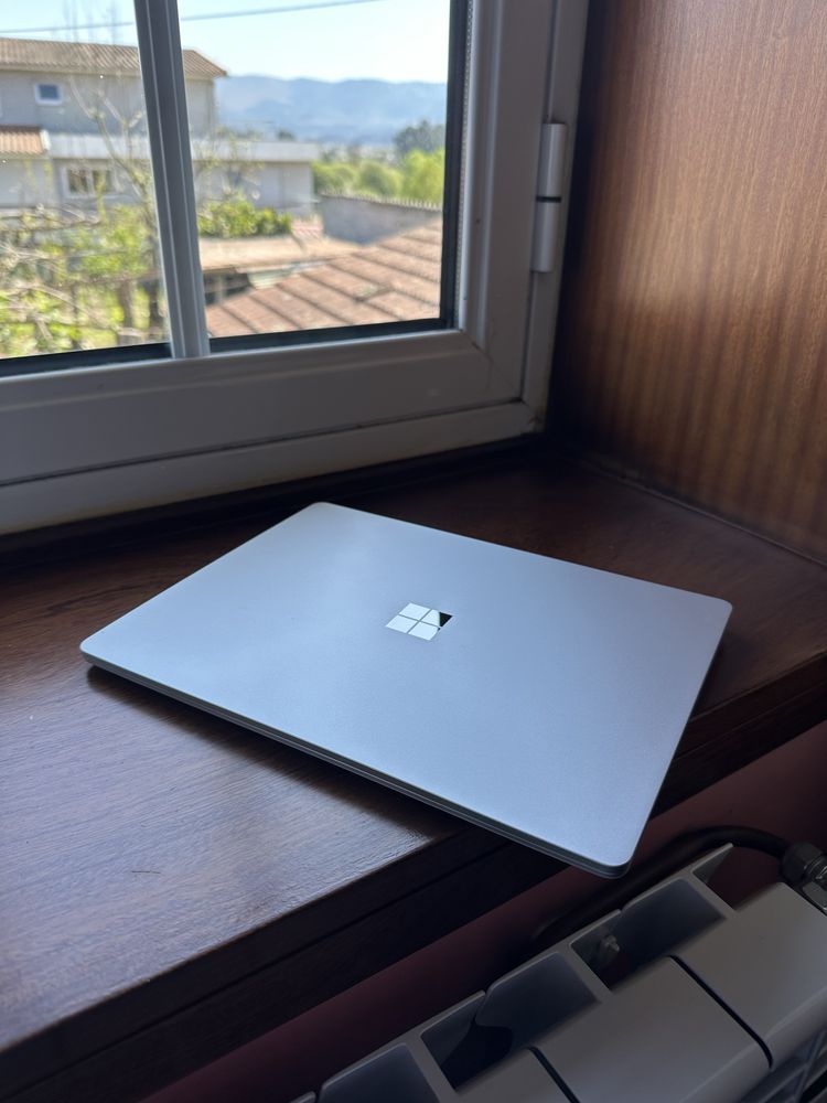 Microsoft Surface Laptop Go 2