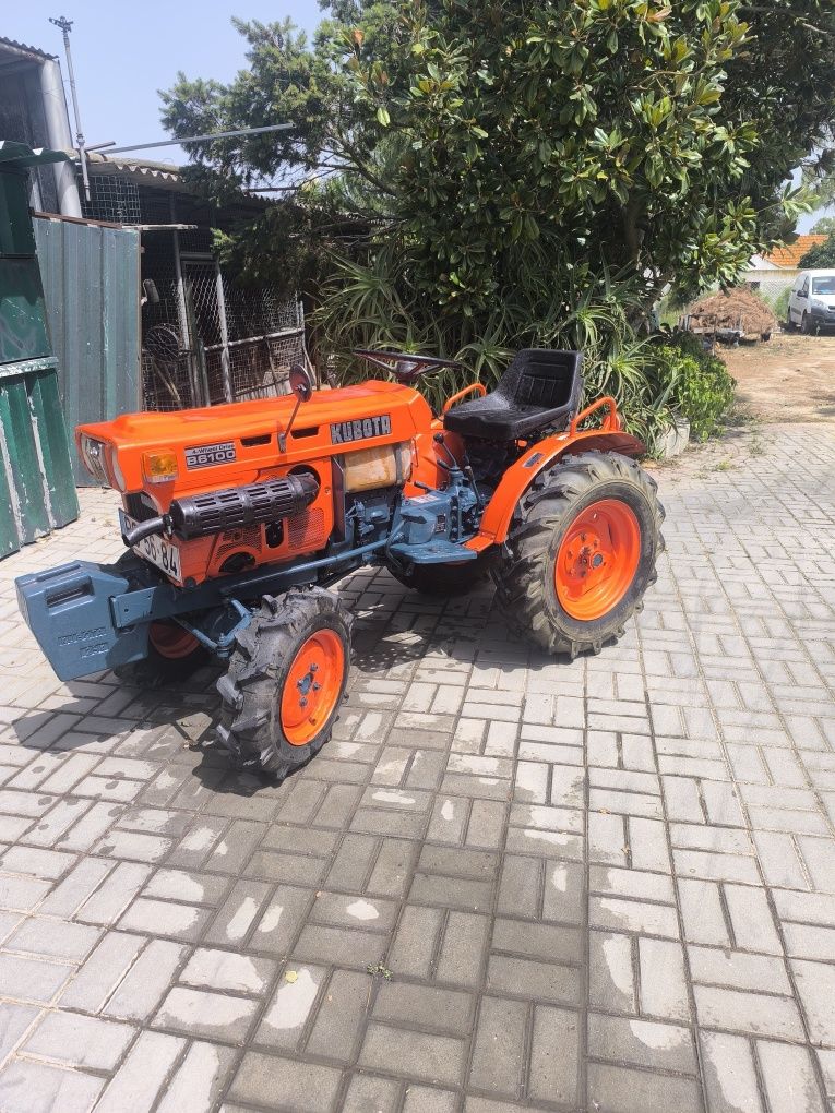 Kubota com documentos