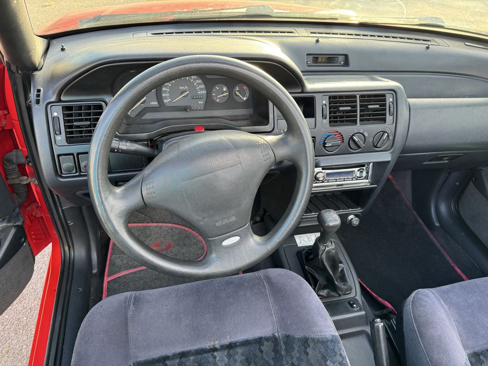 Ford Escort 1.4 Luxury Cabriolet – Clássico Certificado (1994)