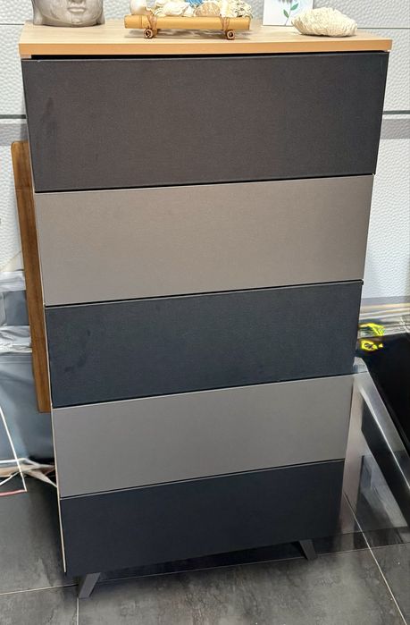 Cómoda em cor carvalho e Grafite