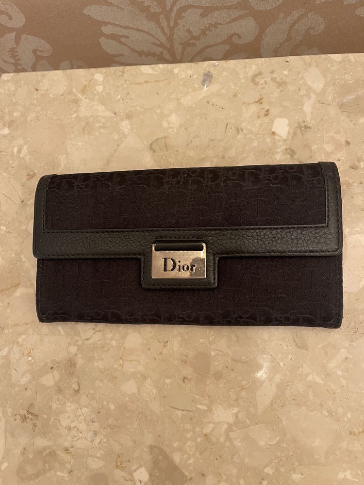 Продам кошелек оригинал Dior