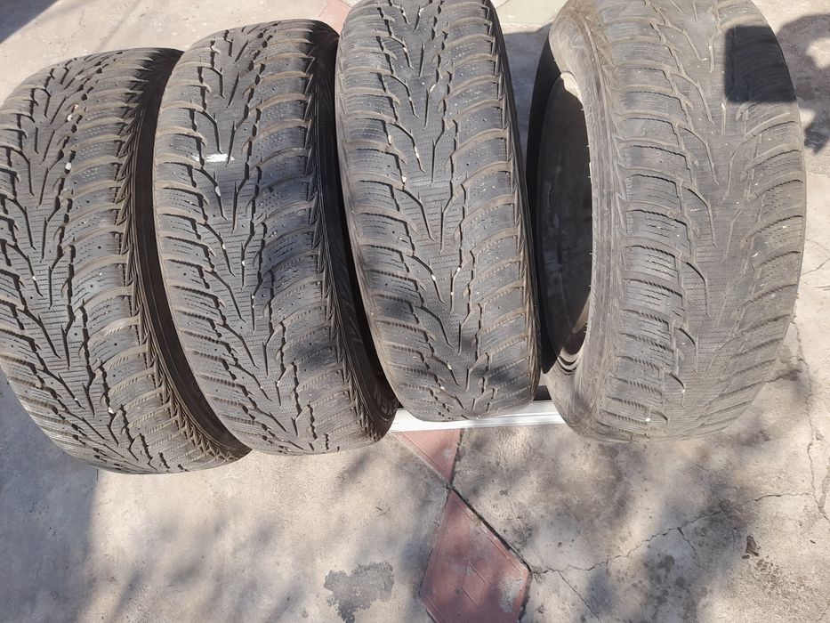 Колеса на титанових дисках, з протектором 80-90%  розболтовка форд