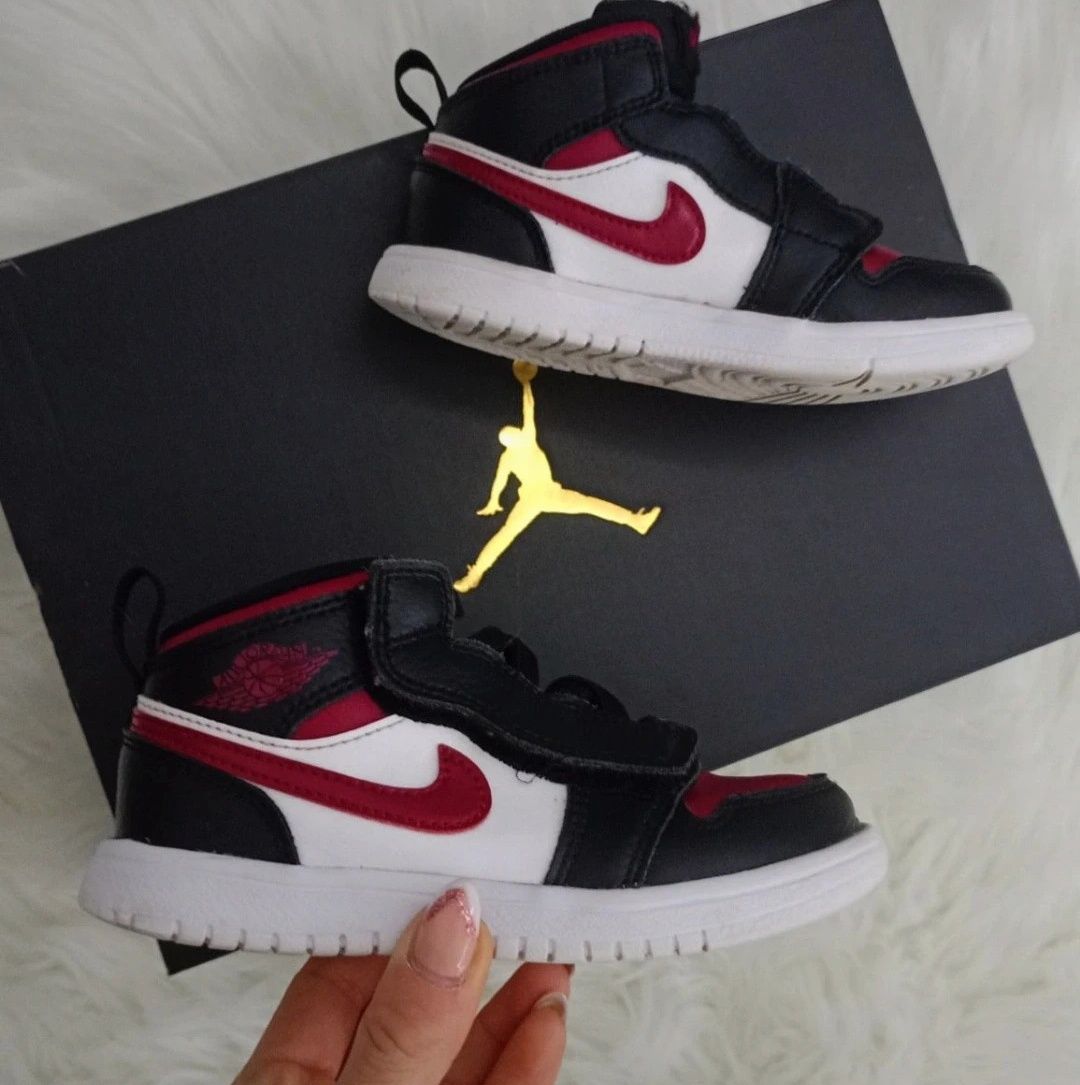 Buty sportowe Nike Air Jordan 1 rozmiar 25 chłopięce, dla dziewczynki