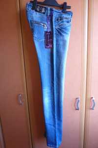 Nowe jeansy w rozmiarze 28