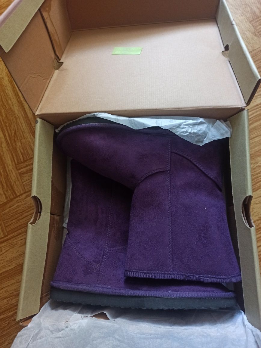 Nowe buty zimowe emu