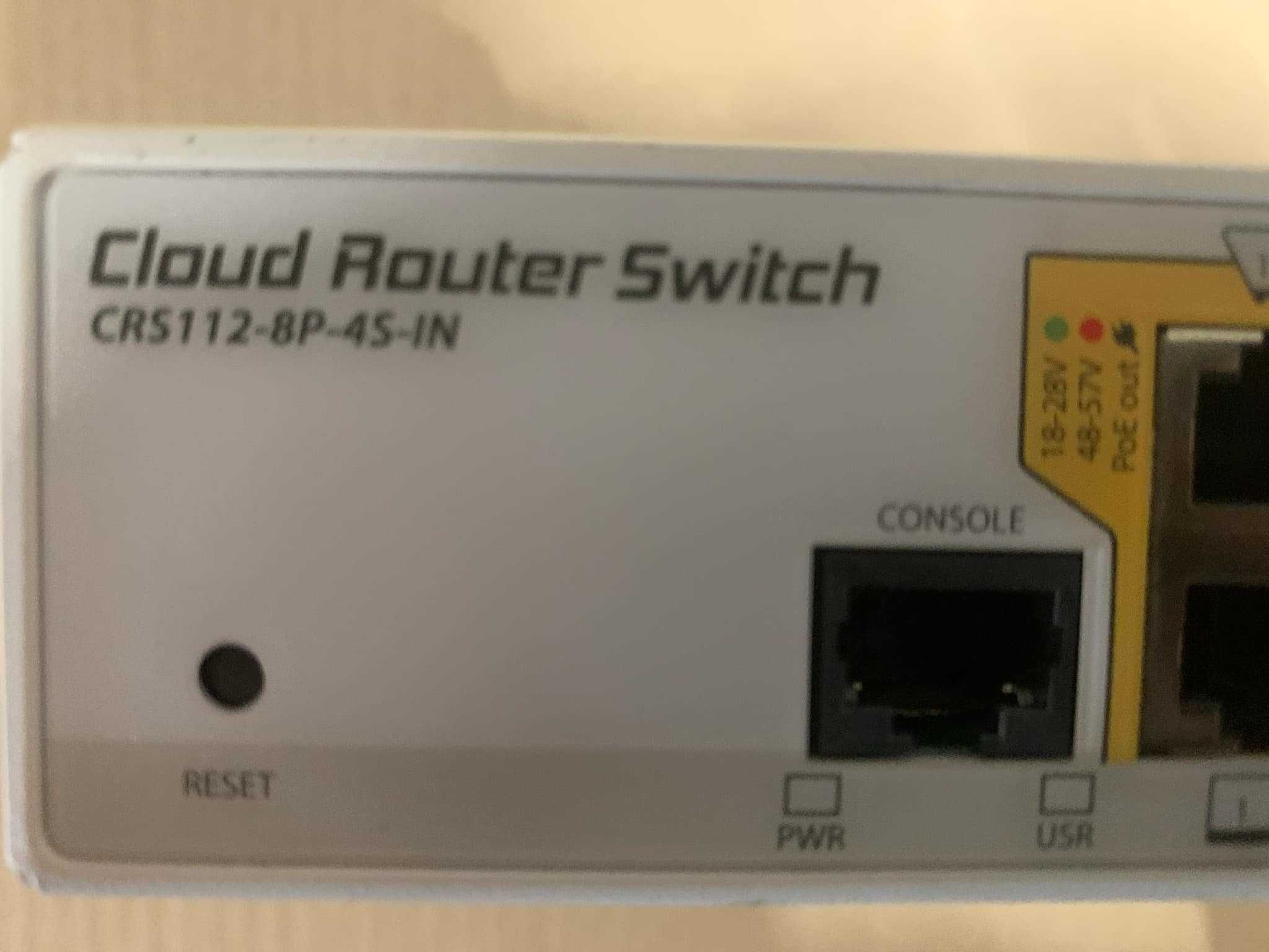 Switch CRS112-8g-4s-in