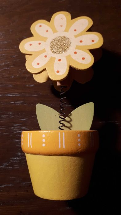 Ozdoby na półkę - kwiatek, kurki i kubek