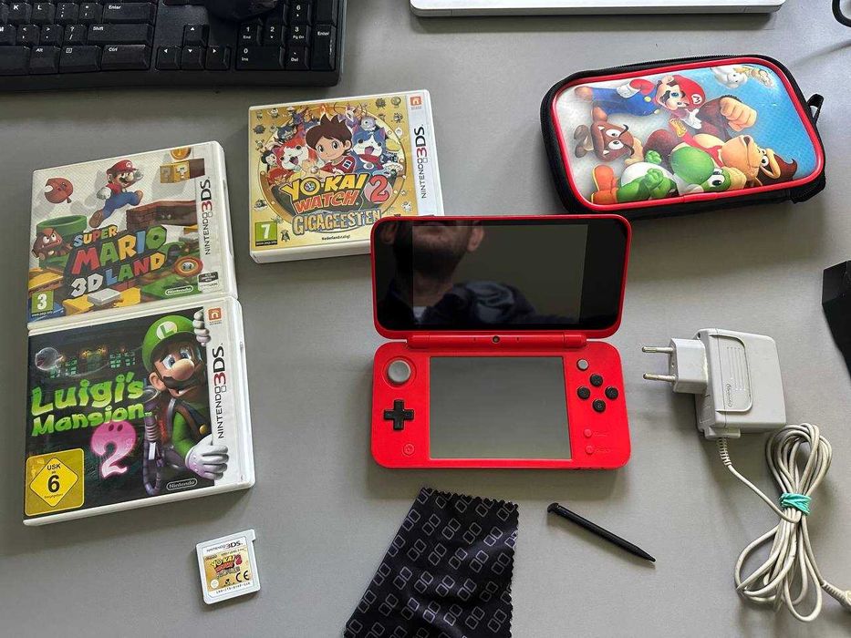 Konsola Nintendo New 2DS XL Pokeball Edition + 3 Gry 3DS Zestaw