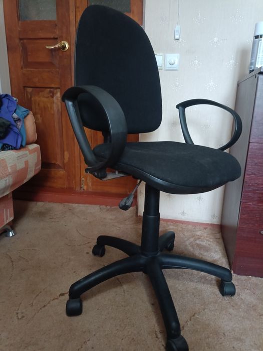 Продам кресло компьютерное, кресло офисное