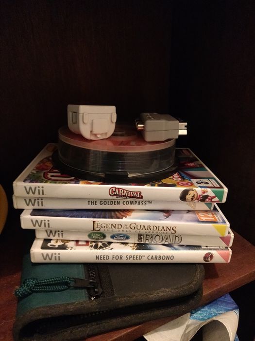 Consola Wii com chip e diversos jogos