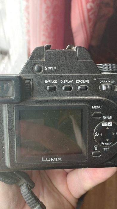 Продаеться lumix  FZ10 leica