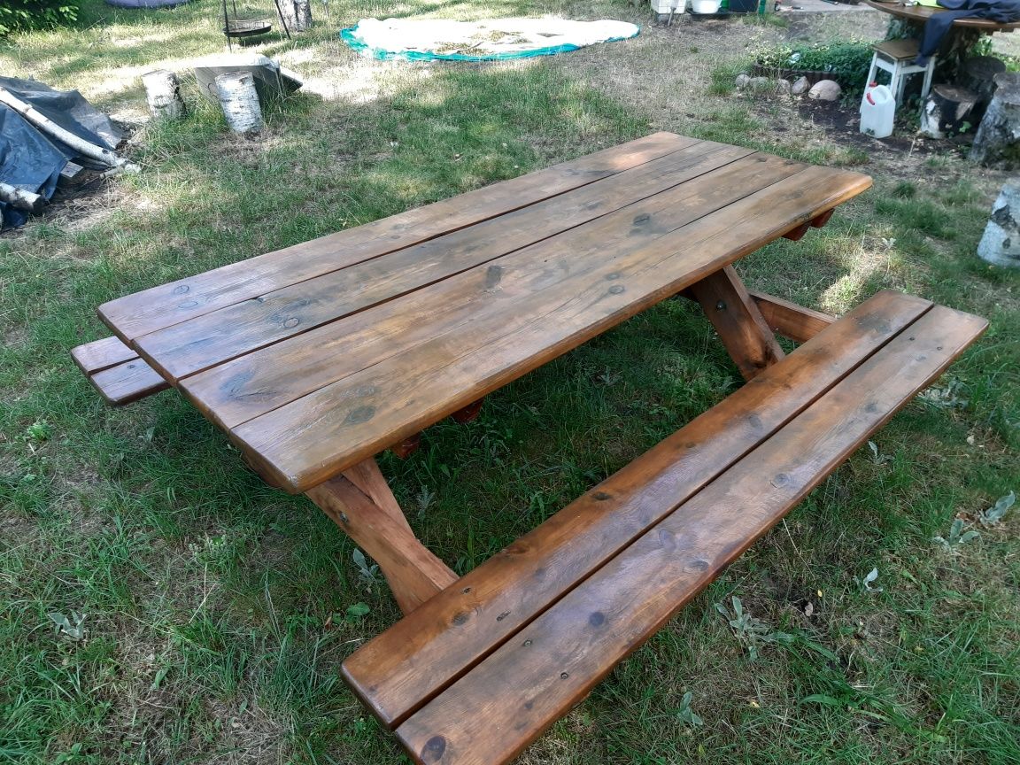 Stół ogrodowy odświeżony