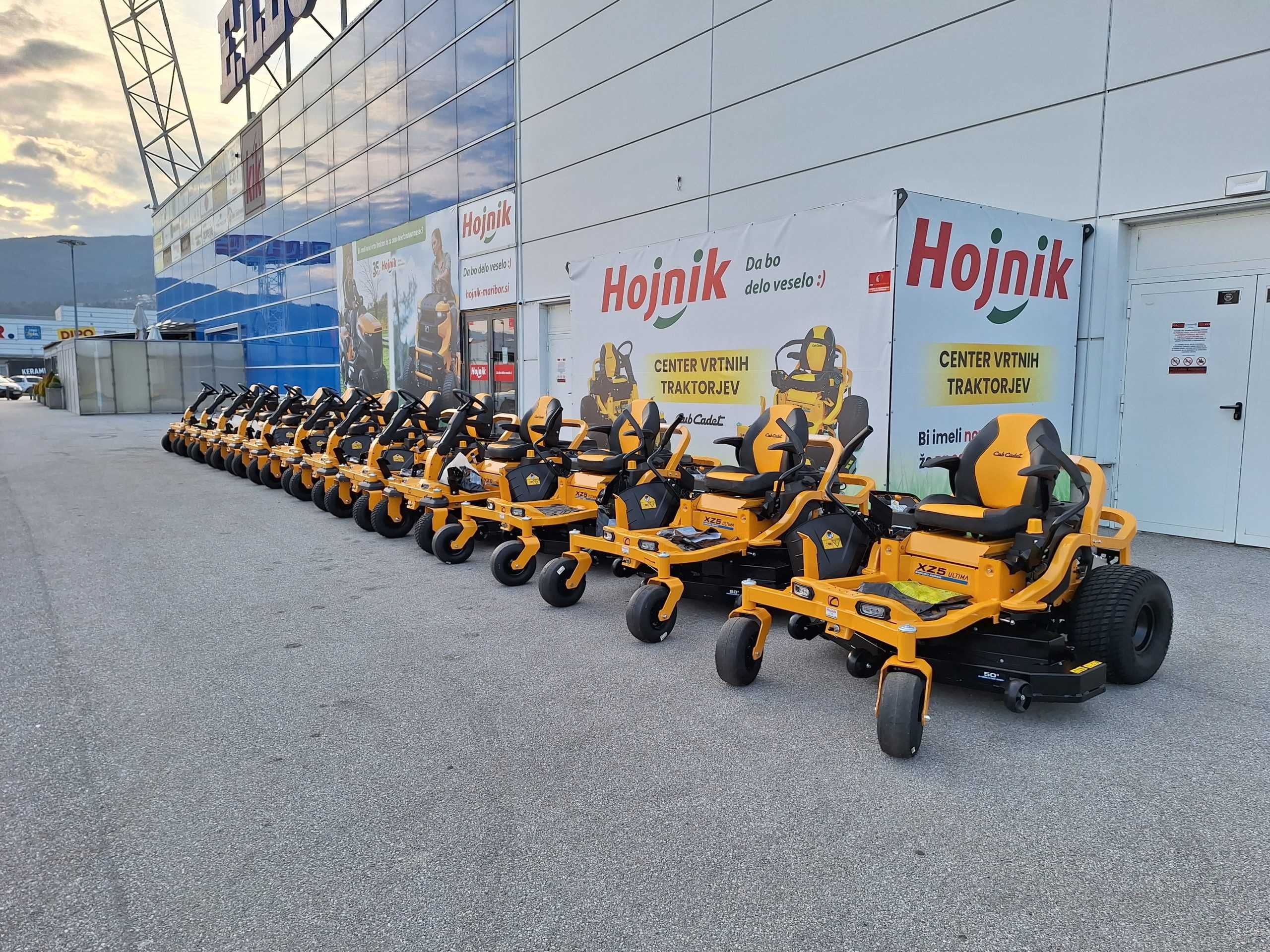 POTĘŻNY Traktorek Kosiarka Cub Cadet Zero Turn XZ5 L137 Kawasaki 23KM