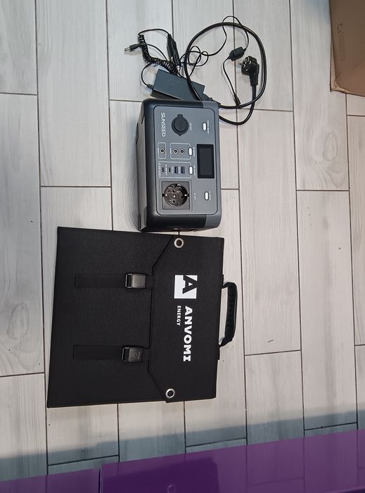 Зарядна станція Sunseed 300 та сонячна панель 60ватт.